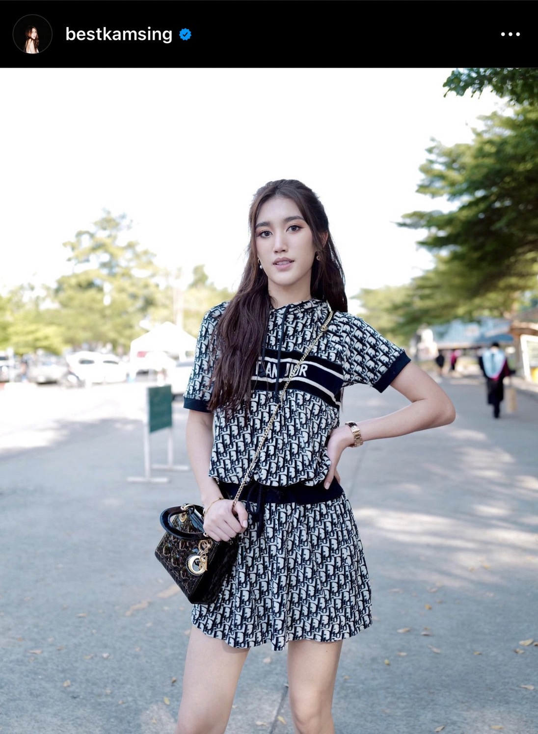 โสดแล้วปัง! แฟนๆ ร่วมฉลอง เบสท์ รักษ์วนีย์ ยอดฟอลครบ 1.6 ล้าน โสดแล้วปัง! แฟนๆ ร่วมฉลอง เบสท์ รักษ์วนีย์ ยอดฟอลครบ 1.6 ล้าน