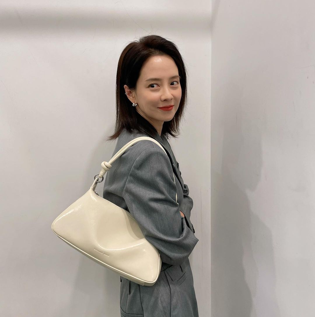 แฟนๆตื่นเต้นบังเอิญเจอ ซงจีฮโย เดินเที่ยวเมืองไทย