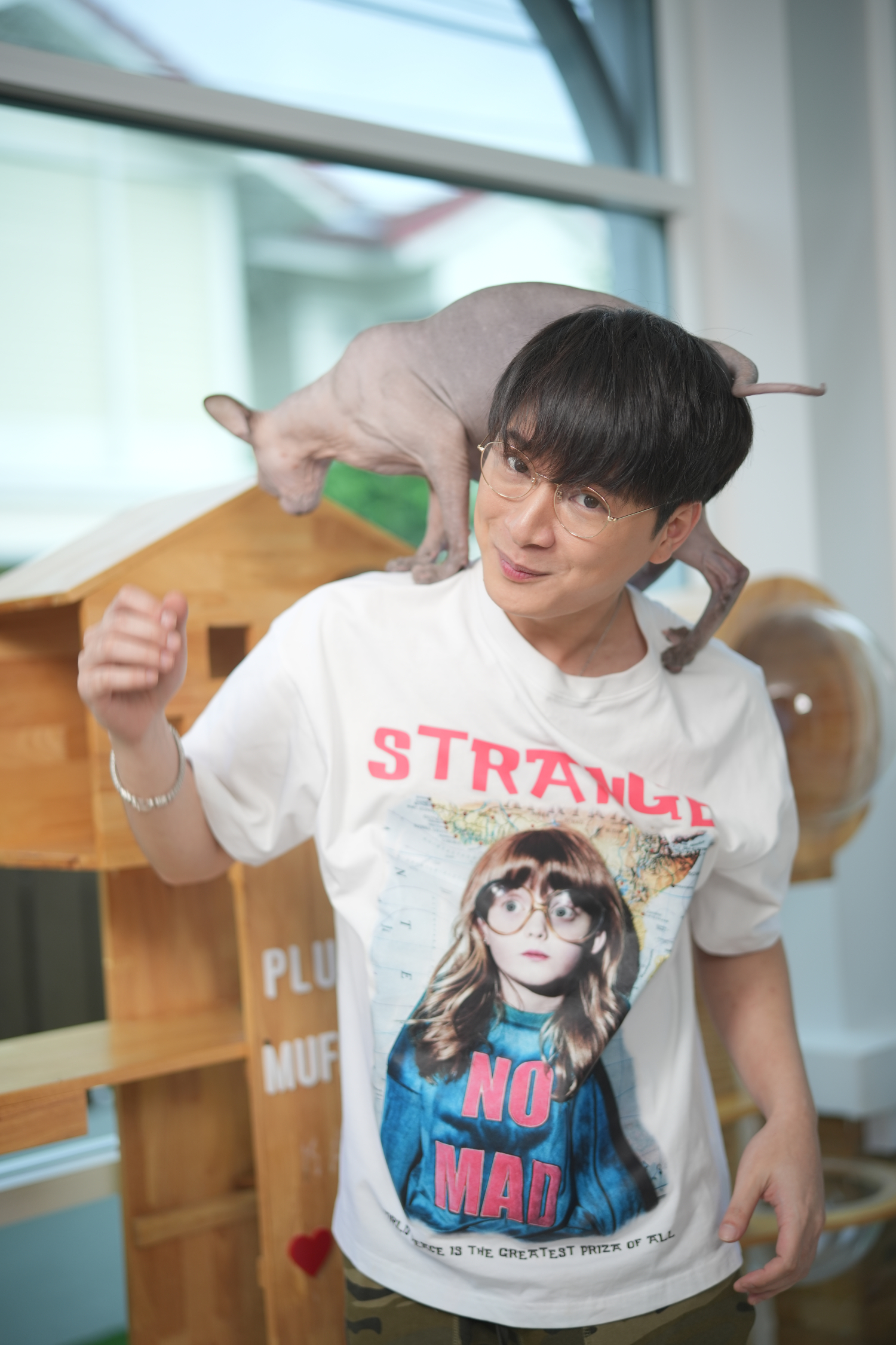 คริส พีรวัส ได้เจ้าเหมียวฮีลใจ ช่วงแพนิกชีวิตดิ่ง! 