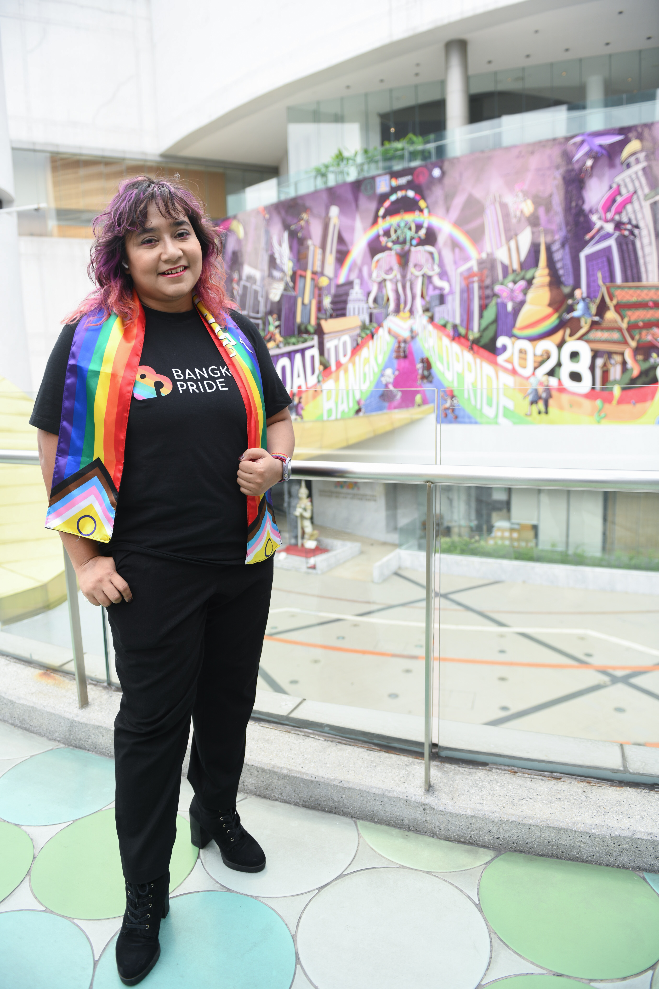 Pride month : คุยกับ ‘วาดดาว แต่งเกลี้ยง’ หวัง พ.ร.บ.สมรสเท่าเทียม เรียกคืนศักดิ์ศรีความเป็นมนุษย์ Pride month : คุยกับ ‘วาดดาว แต่งเกลี้ยง’ หวัง พ.ร.บ.สมรสเท่าเทียม เรียกคืนศักดิ์ศรีความเป็นมนุษย์