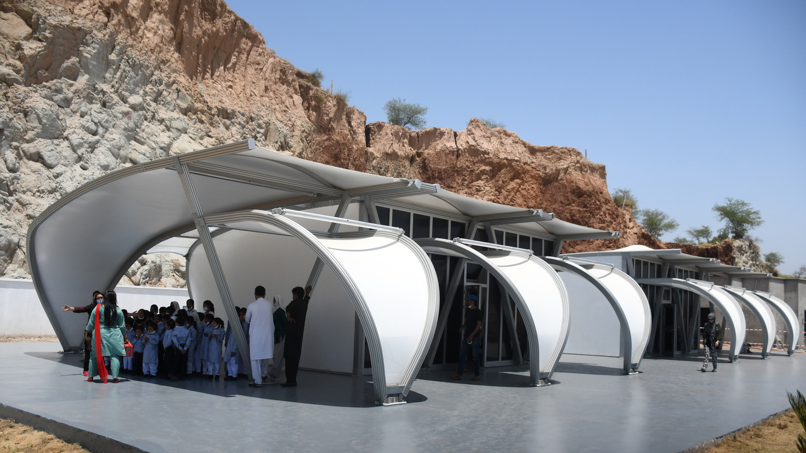 Zaha Hadid เผยโฉมศูนย์พักพิงสำหรับชุมชนผู้พลัดถิ่น Zaha Hadid เผยโฉมศูนย์พักพิงสำหรับชุมชนผู้พลัดถิ่น