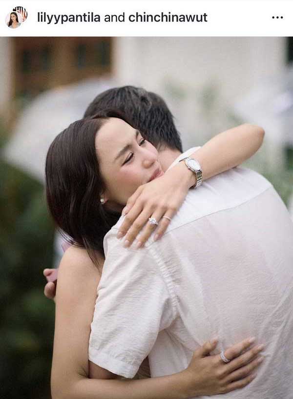 เซอร์ไพรส์! ชิน ชินวุฒ ขอแต่งงาน ลิลลี่ ภัณฑิลา แล้ว หลังคบหาดูใจ10ปี เซอร์ไพรส์! ชิน ชินวุฒ ขอแต่งงาน ลิลลี่ ภัณฑิลา แล้ว หลังคบหาดูใจ10ปี