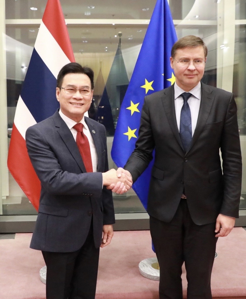 “จุรินทร์” นับหนึ่ง FTA ประวัติศาสตร์ ไทย-อียู หลังถกร่วม 2 ฝ่าย “จุรินทร์” นับหนึ่ง FTA ประวัติศาสตร์ ไทย-อียู หลังถกร่วม 2 ฝ่าย
