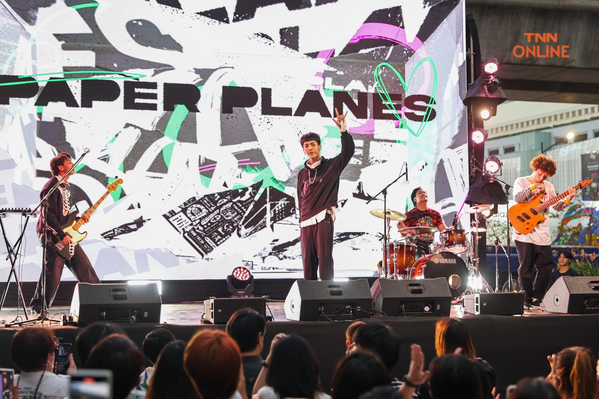 PAPER PLANES ปล่อยซิงเกิลใหม่ ชัดเจน พร้อมมินิคอนเสิร์ตสุดมัน PAPER PLANES ปล่อยซิงเกิลใหม่ ชัดเจน พร้อมมินิคอนเสิร์ตสุดมัน