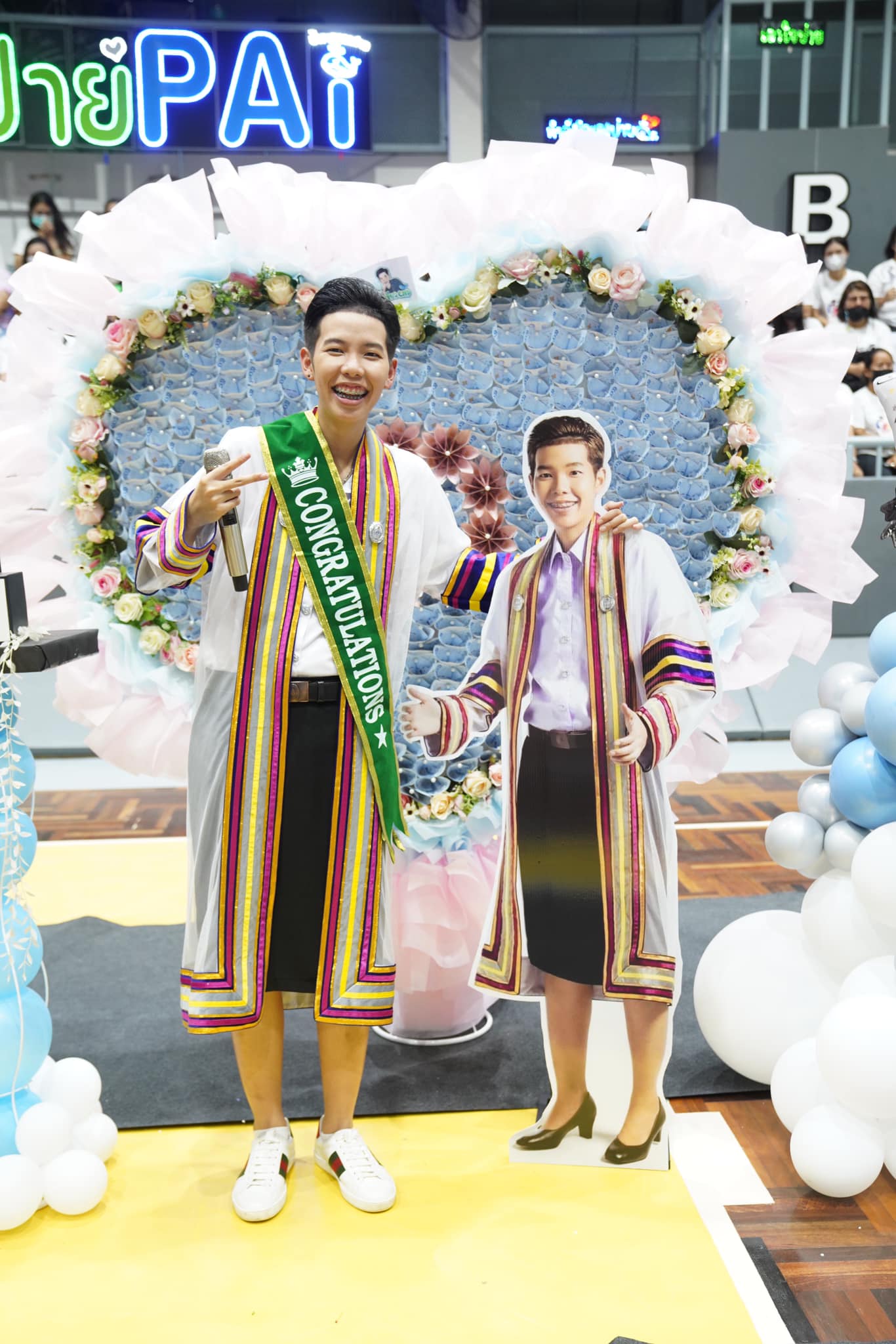 ป๊ายปาย ซ้อมรับปริญญา แฟนคลับเซอร์ไพรส์ชุดใหญ่ ด้าน นุ๊ก ธนดล ร่วมแสดงความยินดี ป๊ายปาย ซ้อมรับปริญญา แฟนคลับเซอร์ไพรส์ชุดใหญ่ ด้าน นุ๊ก ธนดล ร่วมแสดงความยินดี
