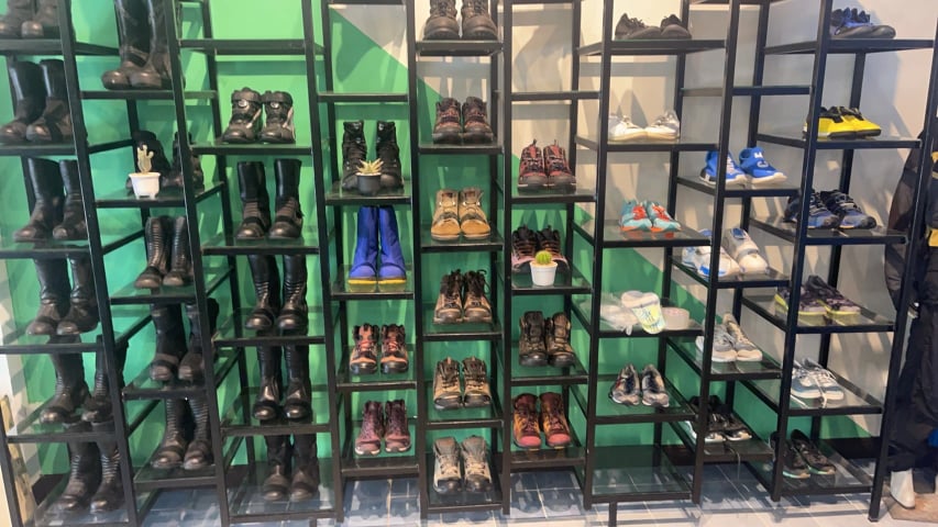 สายวิ่งมาทางนี้! ร้านรองเท้ากีฬา 'CDM-NO.1 Shoes' จัดโปรฯลดสู้โควิด สายวิ่งมาทางนี้! ร้านรองเท้ากีฬา 'CDM-NO.1 Shoes' จัดโปรฯลดสู้โควิด
