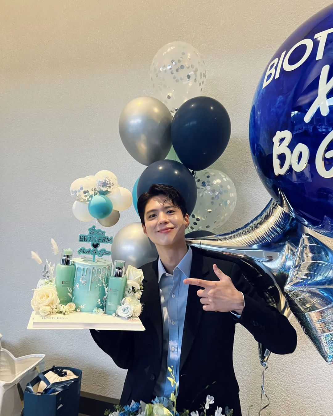 ค่าย YG ตอบแล้ว!! จ่อเซ็นพระเอกฮอต 'พัคโบกอม' เข้าสังกัดจริงหรือ? ค่าย YG ตอบแล้ว!! จ่อเซ็นพระเอกฮอต 'พัคโบกอม' เข้าสังกัดจริงหรือ?