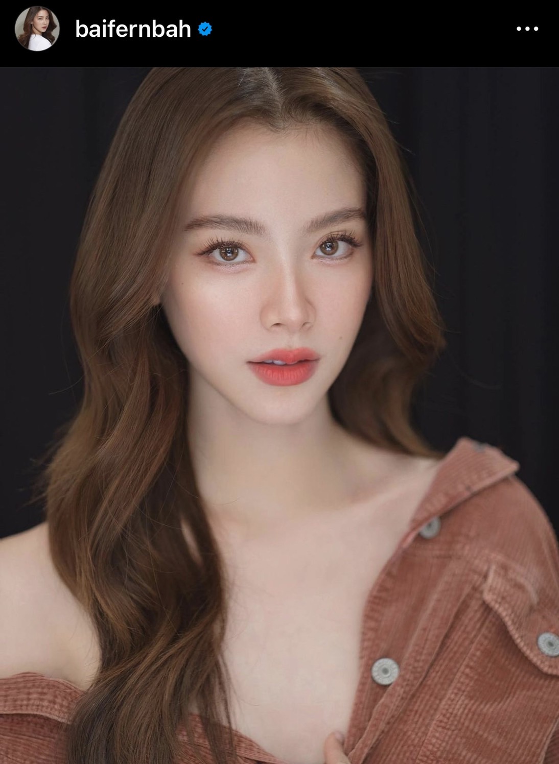 ใบเฟิร์น เผยภาพ นาย ณภัทร ถูกบังคับให้ทำสิ่งนี้!? ใบเฟิร์น เผยภาพ นาย ณภัทร ถูกบังคับให้ทำสิ่งนี้!?