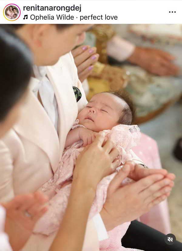 ศรีริต้า-กรณ์ ทำบุญรับขวัญเดือนและขลิบผมไฟ น้องเรเน่ ลูกสาวคนเล็ก ศรีริต้า-กรณ์ ทำบุญรับขวัญเดือนและขลิบผมไฟ น้องเรเน่ ลูกสาวคนเล็ก