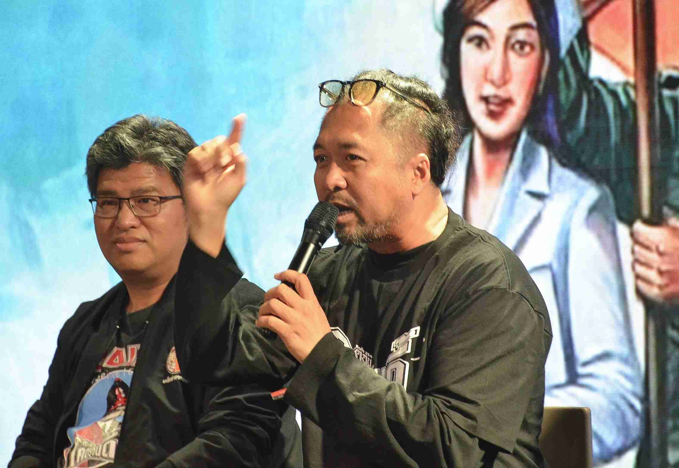 ทีมฟุตบอลศิลปินจิตอาสาพร้อมช่วยน้องแม่สายผ่านเทศกาลดนตรีเปิดหมวกการกุศล โคตรอินดี้ ทีมฟุตบอลศิลปินจิตอาสาพร้อมช่วยน้องแม่สายผ่านเทศกาลดนตรีเปิดหมวกการกุศล โคตรอินดี้