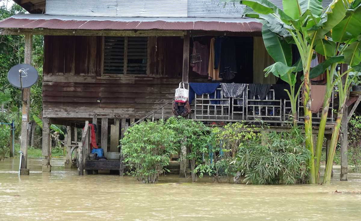 นราธิวาสเฝ้าระวัง 3 ลุ่มน้ำสายหลักล้นท่วมซ้ำ นราธิวาสเฝ้าระวัง 3 ลุ่มน้ำสายหลักล้นท่วมซ้ำ