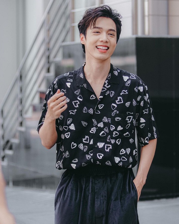 “โยชิ รินรดา” ตอบสถานะ “จ๊อบ” แค่พี่น้อง ขอโฟกัสเรื่องงาน  (มีคลิป)