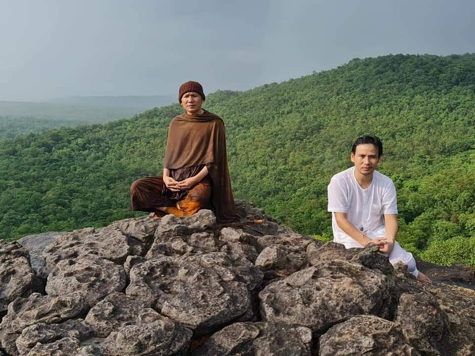ความสุขวัย 41 ปี ไผ่ พงศธร เคลียร์งานไปปฏิบัติธรรมในวันเกิด ความสุขวัย 41 ปี ไผ่ พงศธร เคลียร์งานไปปฏิบัติธรรมในวันเกิด