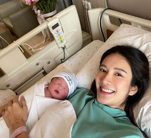 เนยปภาดา คือใคร? เปิดประวัติ-ผลงานนางเอกสายบู๊ ขึ้นแท่นคุณแม่ป้ายแดง 