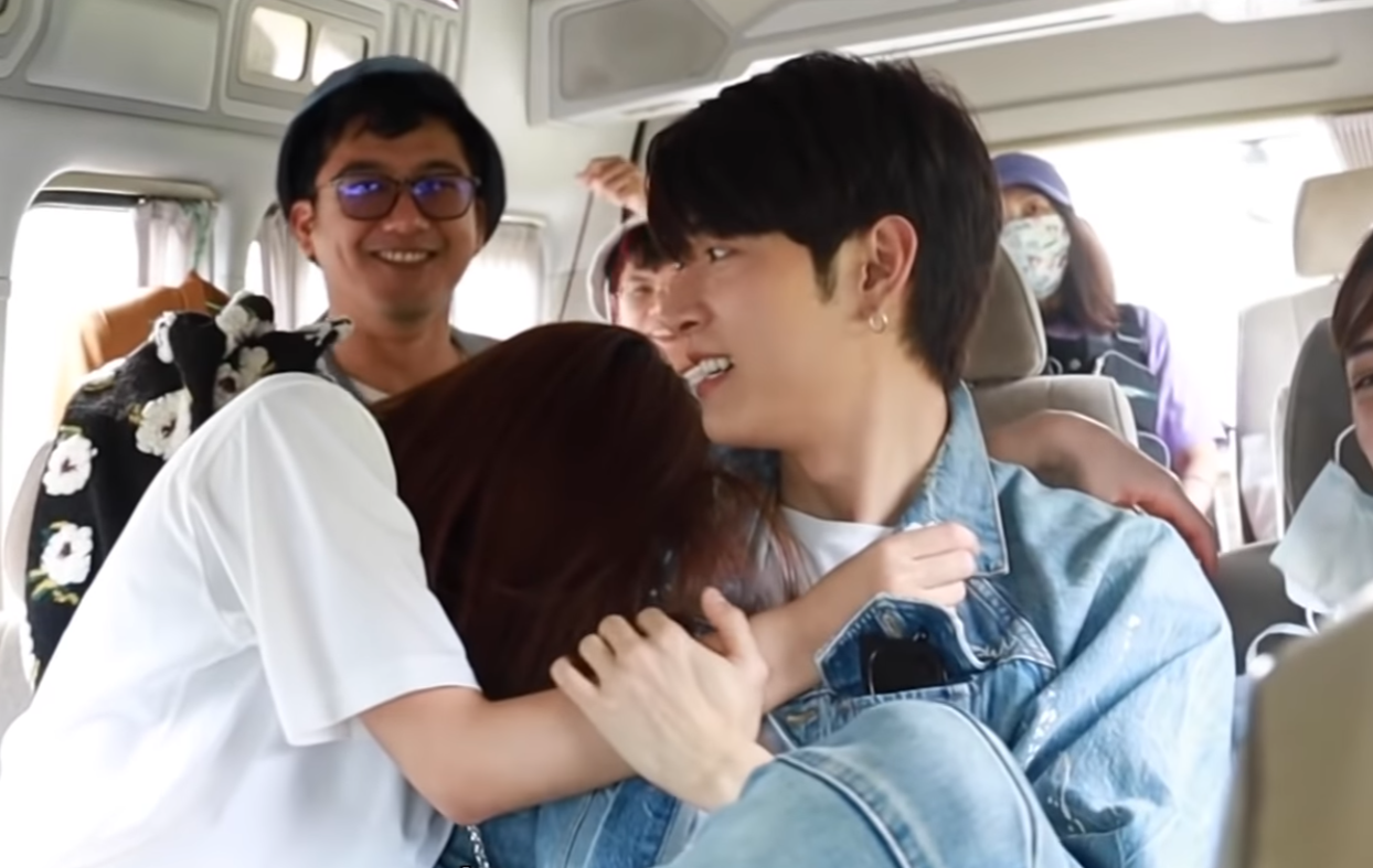 'ก็อต-ริชชี่' อวดโมเม้นท์หวานๆ แรงจัดจนติดเทรนด์มาแรงยูทูป 'ก็อต-ริชชี่' อวดโมเม้นท์หวานๆ แรงจัดจนติดเทรนด์มาแรงยูทูป