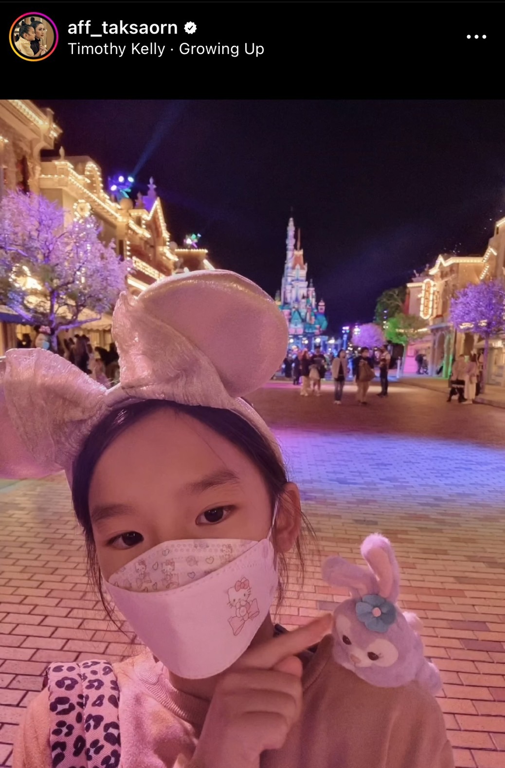 แอฟ ทักษอร ควงลูกสาว น้องปีใหม่ เที่ยวดิสนีย์แลนด์ 2 คน ลั่น! เจ็บหลังแต่ยอม แอฟ ทักษอร ควงลูกสาว น้องปีใหม่ เที่ยวดิสนีย์แลนด์ 2 คน ลั่น! เจ็บหลังแต่ยอม