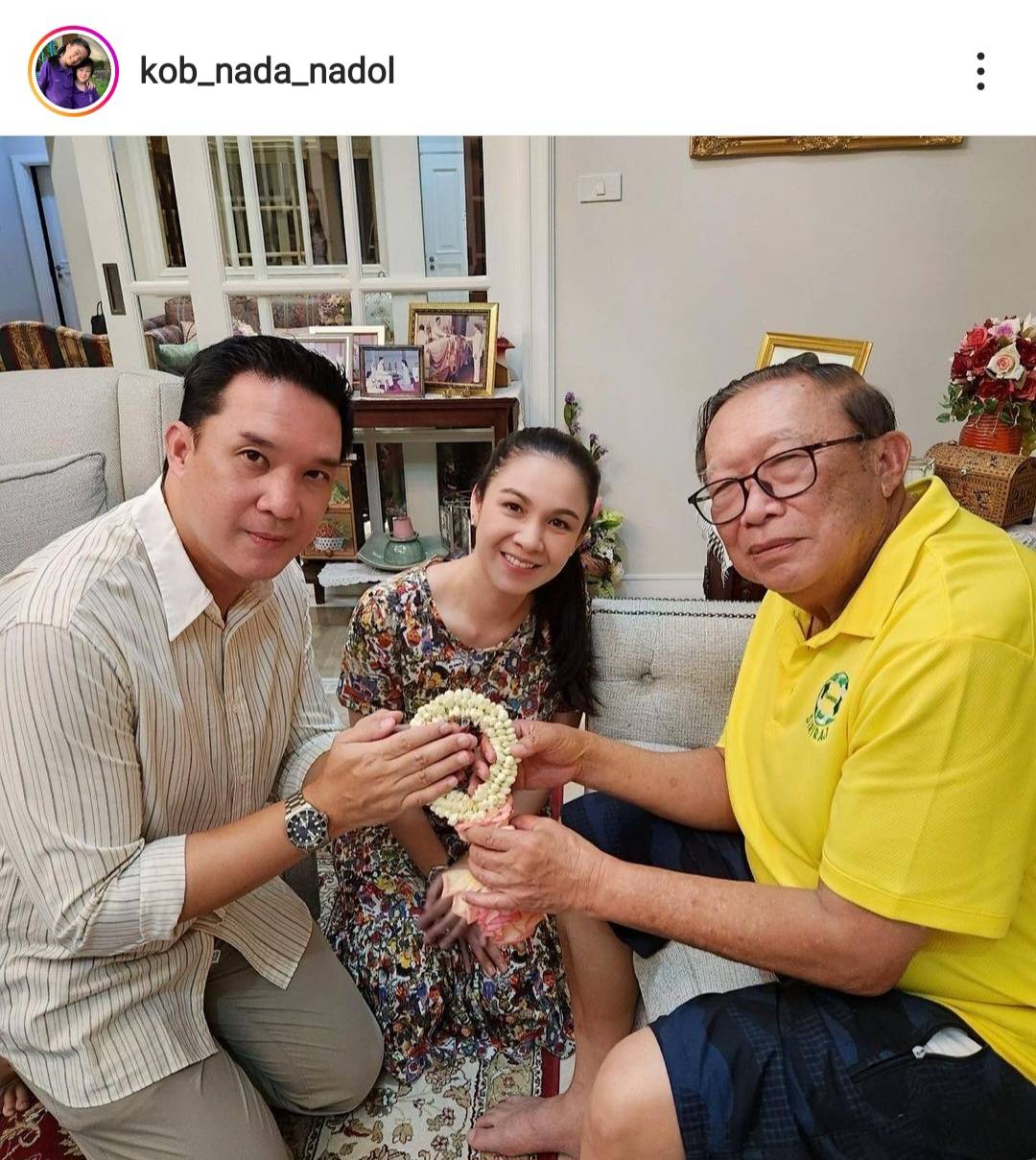 สุดอบอุ่น กบ สุวนันท์ และ บรู๊ค ดนุพร พาลูกๆ น้องณดา-น้องณดล กราบคุณพ่อ 