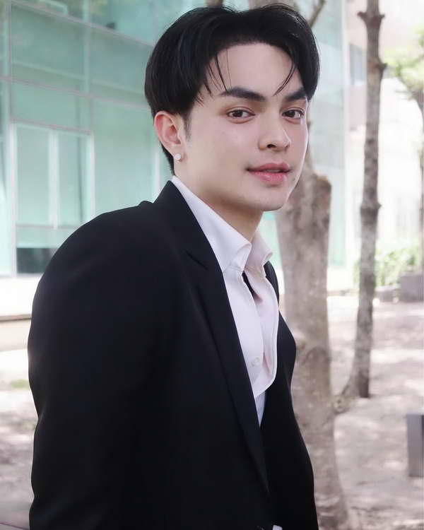 แบงค์ ศรราม แจงที่มาภาพไวรัล สวมชุดลิเกเรียนป.เอก เรื่องจริง หรือคอนเทนต์? แบงค์ ศรราม แจงที่มาภาพไวรัล สวมชุดลิเกเรียนป.เอก เรื่องจริง หรือคอนเทนต์?