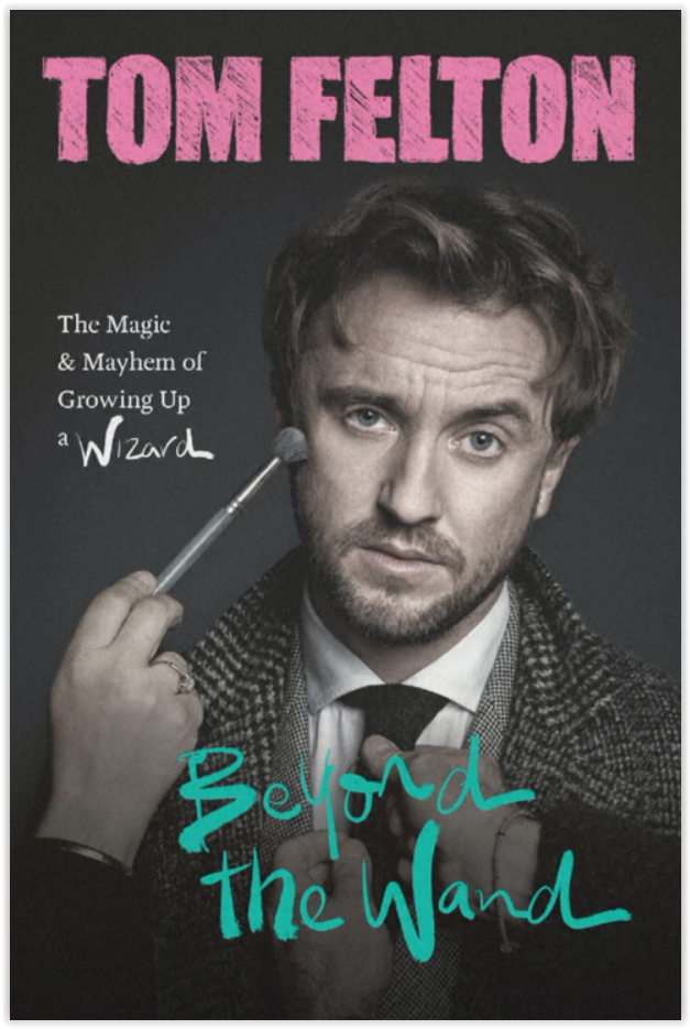  “Tom Felton” ส่งหนังสือ Beyond The Wand  ให้ “J.K. Rowling” 