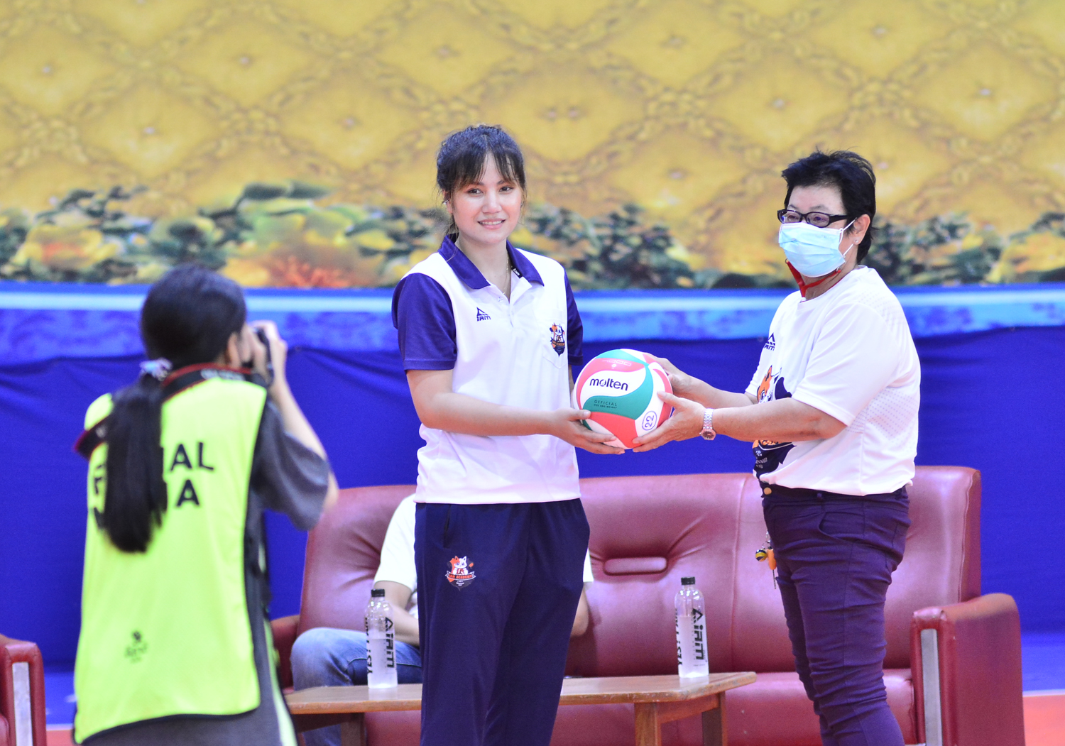 (คลิป)'ส้ม ศศิธร' เปิดอะคาเดมี่สอนวอลเลย์บอลตั้ง 'พรพรรณ' เป็นแบรนด์แอมบาสเดอร์ (คลิป)'ส้ม ศศิธร' เปิดอะคาเดมี่สอนวอลเลย์บอลตั้ง 'พรพรรณ' เป็นแบรนด์แอมบาสเดอร์