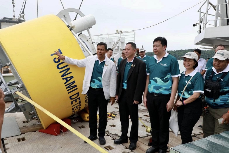 ปภ.ปล่อยเรือวางทุ่นตรวจวัดคลื่นสึนามิ เสริมประสิทธิภาพการแจ้งเตือนภัยคลื่นสึนามิ ปภ.ปล่อยเรือวางทุ่นตรวจวัดคลื่นสึนามิ เสริมประสิทธิภาพการแจ้งเตือนภัยคลื่นสึนามิ