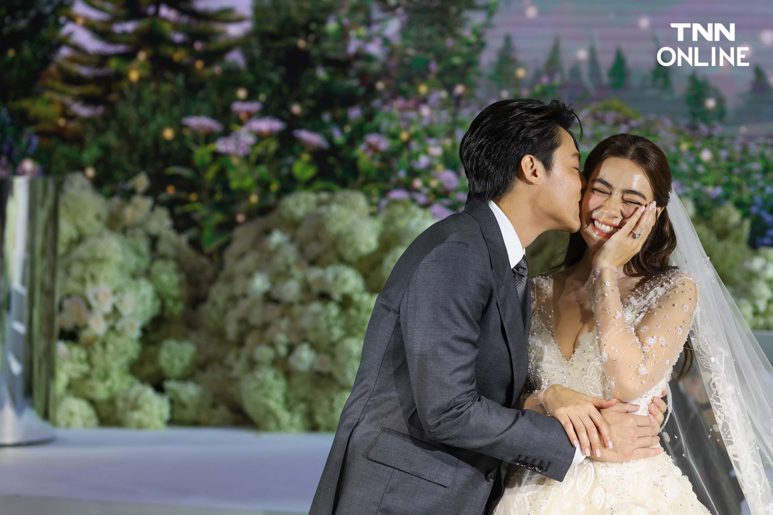 หมาก-คิม โชว์ความหวาน ก่อนฉลองมงคลสมรสสุดโรแมนติกเย็นนี้ หมาก-คิม โชว์ความหวาน ก่อนฉลองมงคลสมรสสุดโรแมนติกเย็นนี้