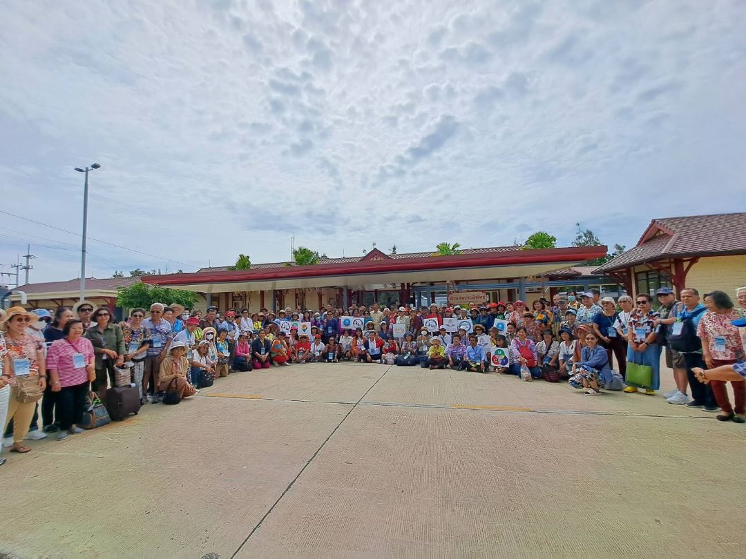 ท่องเที่ยวคึกคัก! ทริป KIHA 183 กรุงเทพฯ-สวนสนประดิพัทธ์ ท่องเที่ยวคึกคัก! ทริป KIHA 183 กรุงเทพฯ-สวนสนประดิพัทธ์