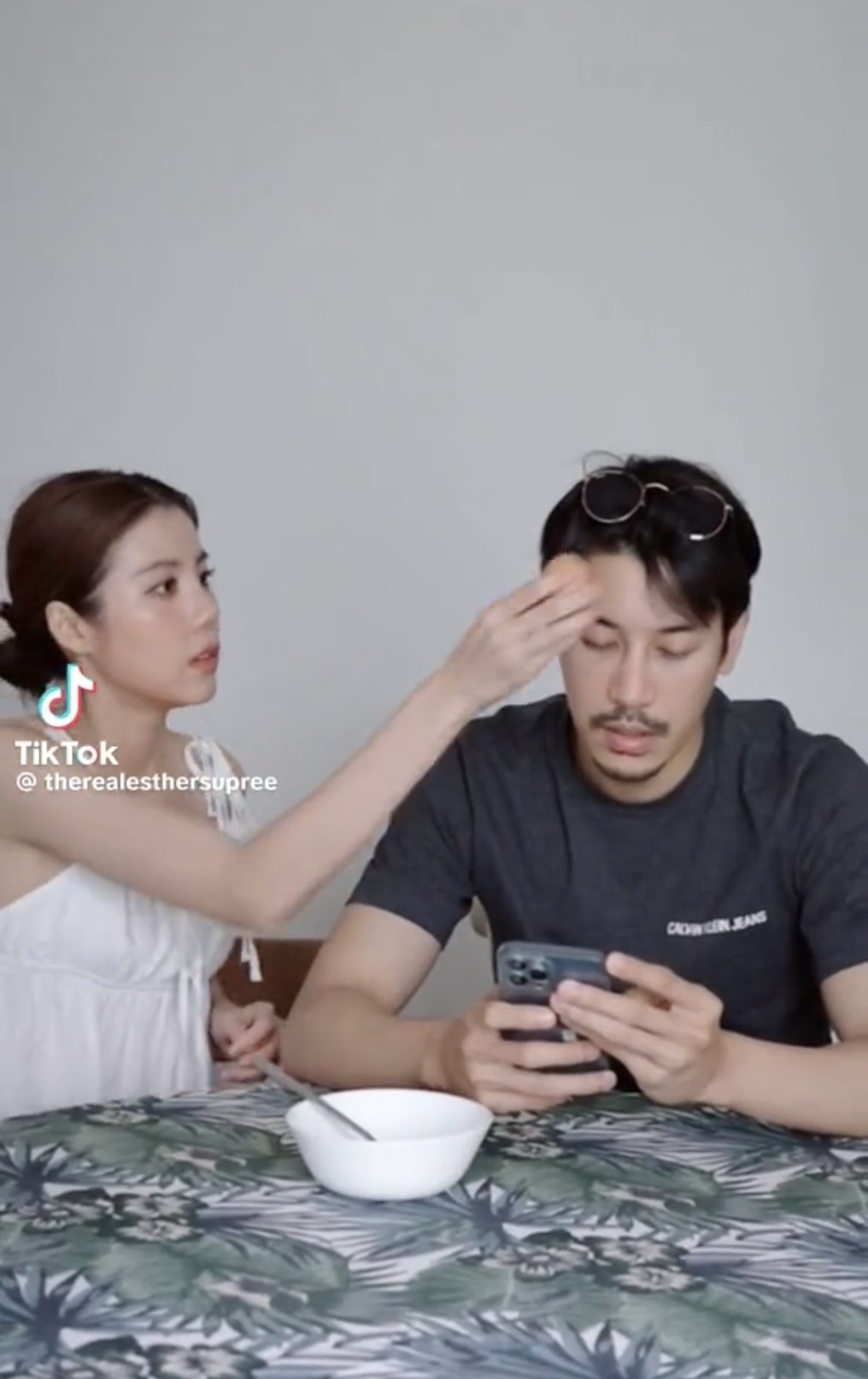 เอสเธอร์-เคน ภูภูมิ เผยโมเมนต์น่ารัก สยบข่าวถูกโยงเลิกกัน