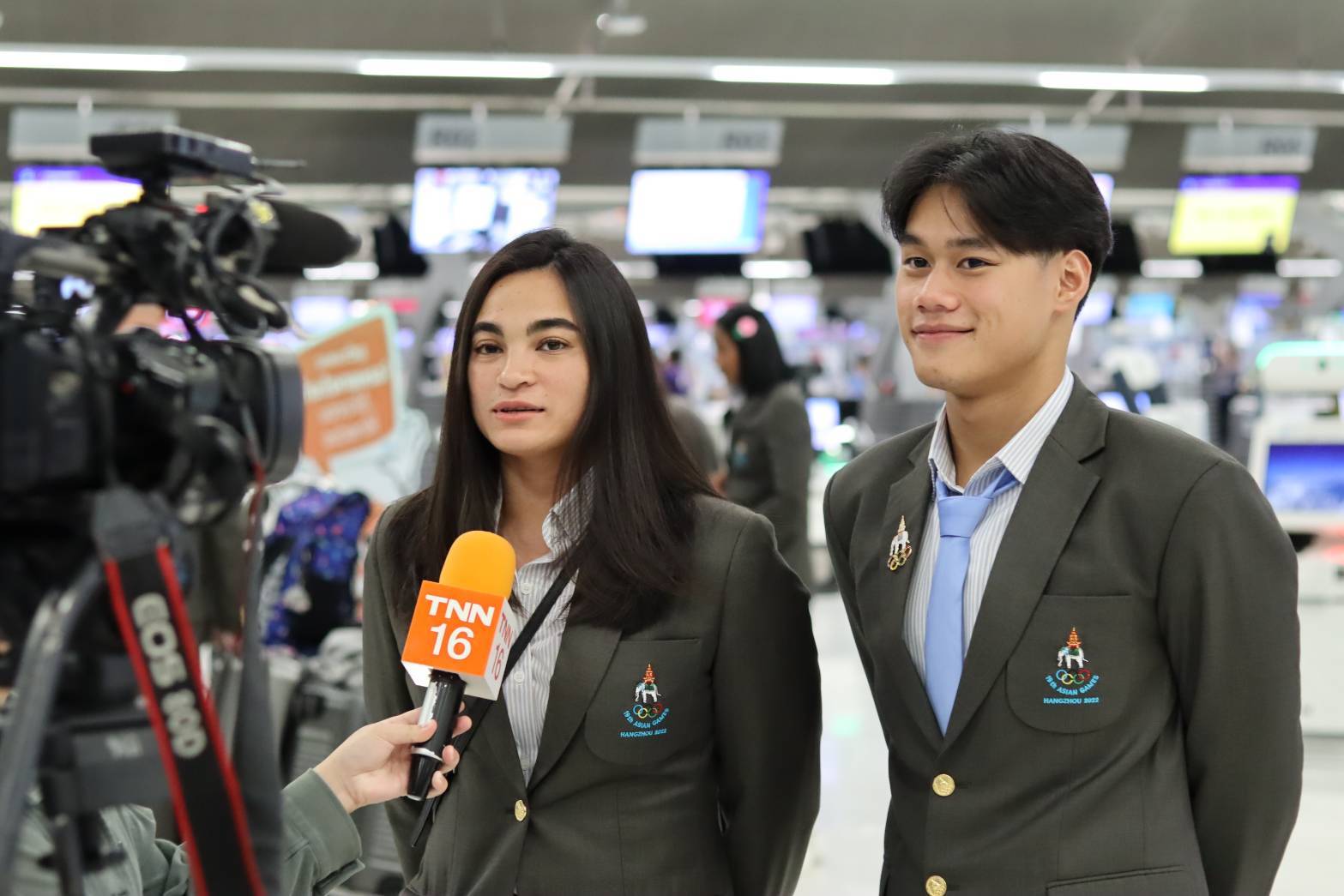 เอเชียนเกมส์ ครั้งที่ 19 เปิดภาพนักกีฬาทีมชาติไทย ออกเดินทางสู่ประเทศจีน เอเชียนเกมส์ ครั้งที่ 19 เปิดภาพนักกีฬาทีมชาติไทย ออกเดินทางสู่ประเทศจีน