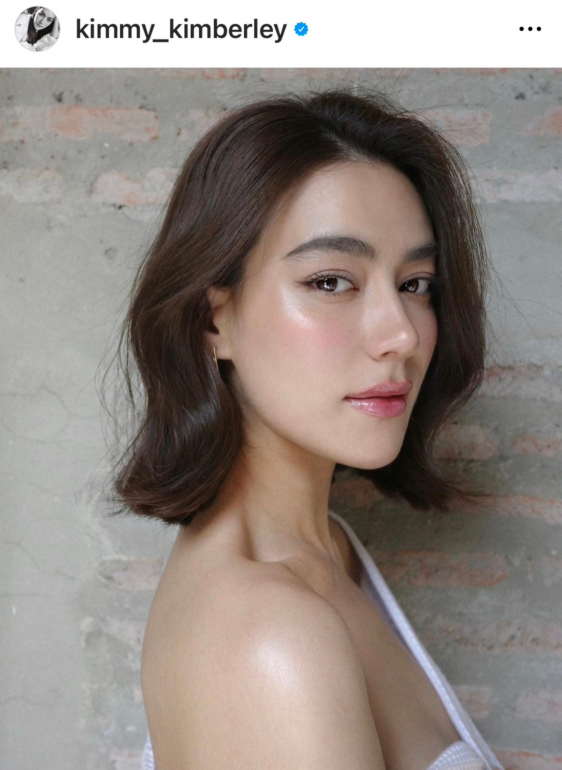 สุดปัง!! คิมเบอร์ลี่ บินลัดฟ้าร่วมชมแฟชั่นโชว์ที่ปารีส แฟนคลับแห่ส่งแน่นสนามบิน