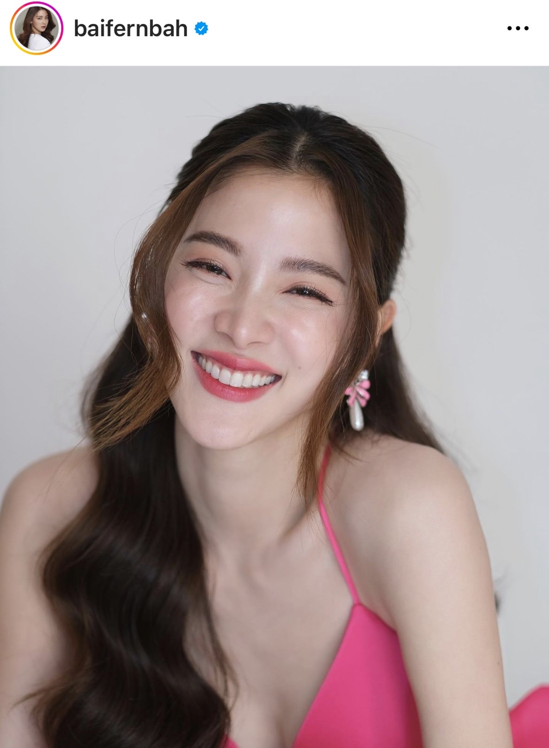 นาย ณภัทร ตอบด้วยภาพนี้! ใช่หนุ่มเสื้อฟ้าช่วย ใบเฟิร์น ลงต้นไม้หลักของบ้าน งานนี้ทำแฟนคลับใจฟู!! นาย ณภัทร ตอบด้วยภาพนี้! ใช่หนุ่มเสื้อฟ้าช่วย ใบเฟิร์น ลงต้นไม้หลักของบ้าน งานนี้ทำแฟนคลับใจฟู!!