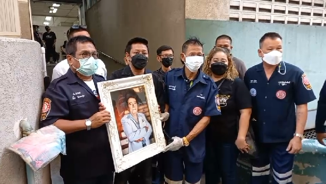 ครอบครัวเปิดใจ ศรเพชร ศรสุพรรณ เสียชีวิต ล่าสุดนำร่างออกจากรพ.ศิริราชแล้ว