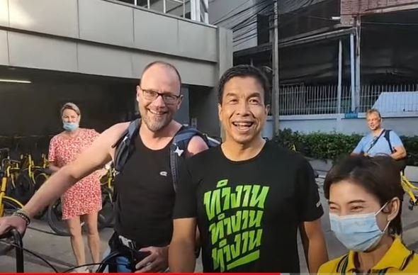 ‘ชัชชาติ’ พบนักท่องเที่ยวในกทม.เพิ่มขึ้น ย้ำคนกรุงอย่าประมาทใส่แมสก์ ‘ชัชชาติ’ พบนักท่องเที่ยวในกทม.เพิ่มขึ้น ย้ำคนกรุงอย่าประมาทใส่แมสก์