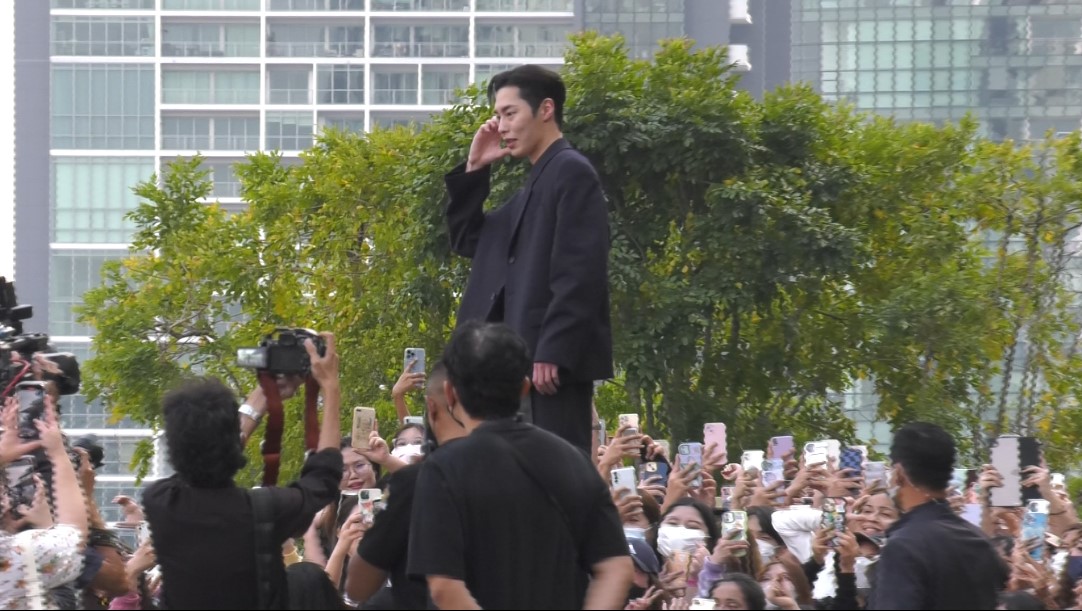 “อีแจอุค” แถลงข่าวเตรียมความพร้อมมัดใจแฟนๆชาวไทยในงานแฟนมีตติ้ง “อีแจอุค” แถลงข่าวเตรียมความพร้อมมัดใจแฟนๆชาวไทยในงานแฟนมีตติ้ง