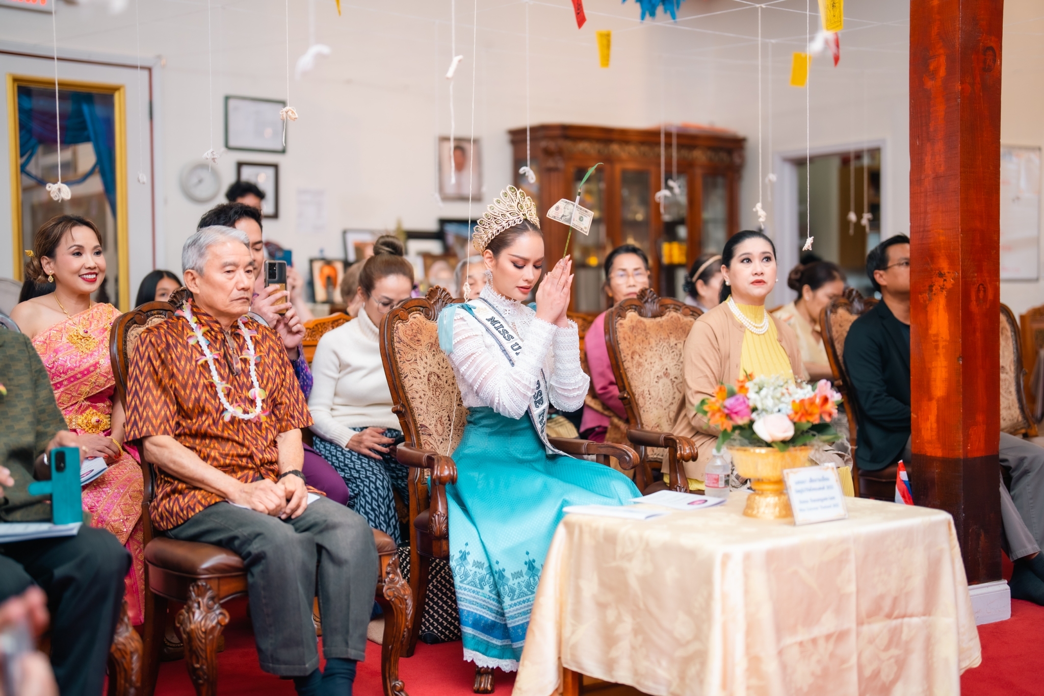 แอนนา เสืองามเอี่ยม ทำบุญช่วงเทศกาลปีใหม่ที่วัดไทยในสหรัฐ แอนนา เสืองามเอี่ยม ทำบุญช่วงเทศกาลปีใหม่ที่วัดไทยในสหรัฐ