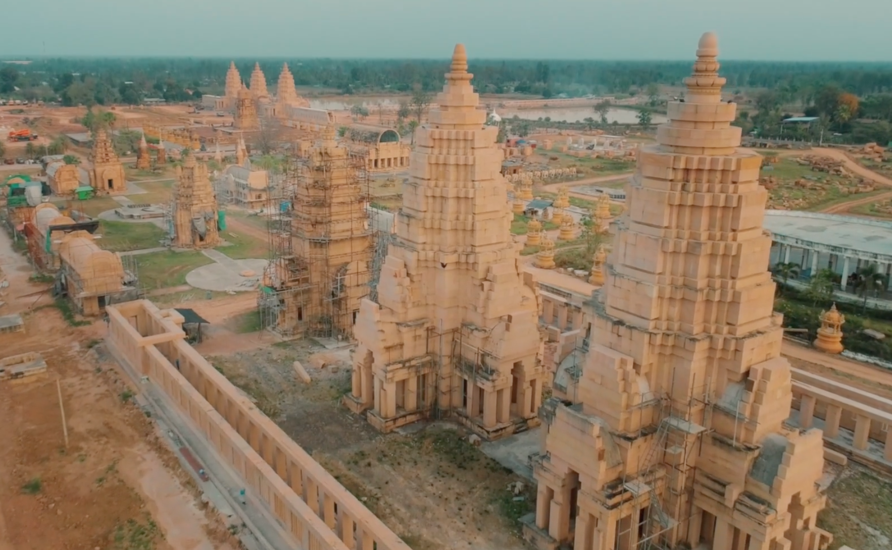 ทำความรู้จัก “วัดภูม่านฟ้า” แลนด์มาร์คน่าเที่ยวแห่งเมืองบุรีรัมย์ ทำความรู้จัก “วัดภูม่านฟ้า” แลนด์มาร์คน่าเที่ยวแห่งเมืองบุรีรัมย์