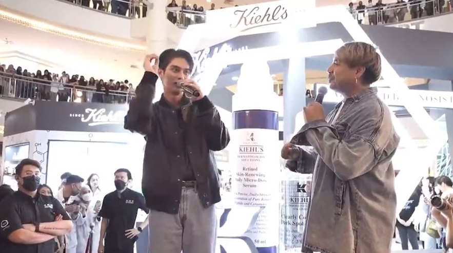 หล่อห้างแตก!! ‘ไบร์ท วชิรวิชญ์’ ลัดฟ้าเสิร์ฟฟินสบตาแฟนๆ ที่มาเลเซีย