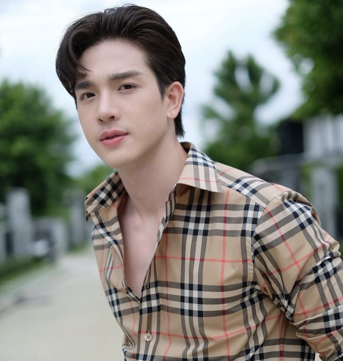 ประวัติ ตงตง กฤษกร หนุ่มหล่อ ขาว ตี๋ อดีตหวานใจ เบสท์ คำสิงห์