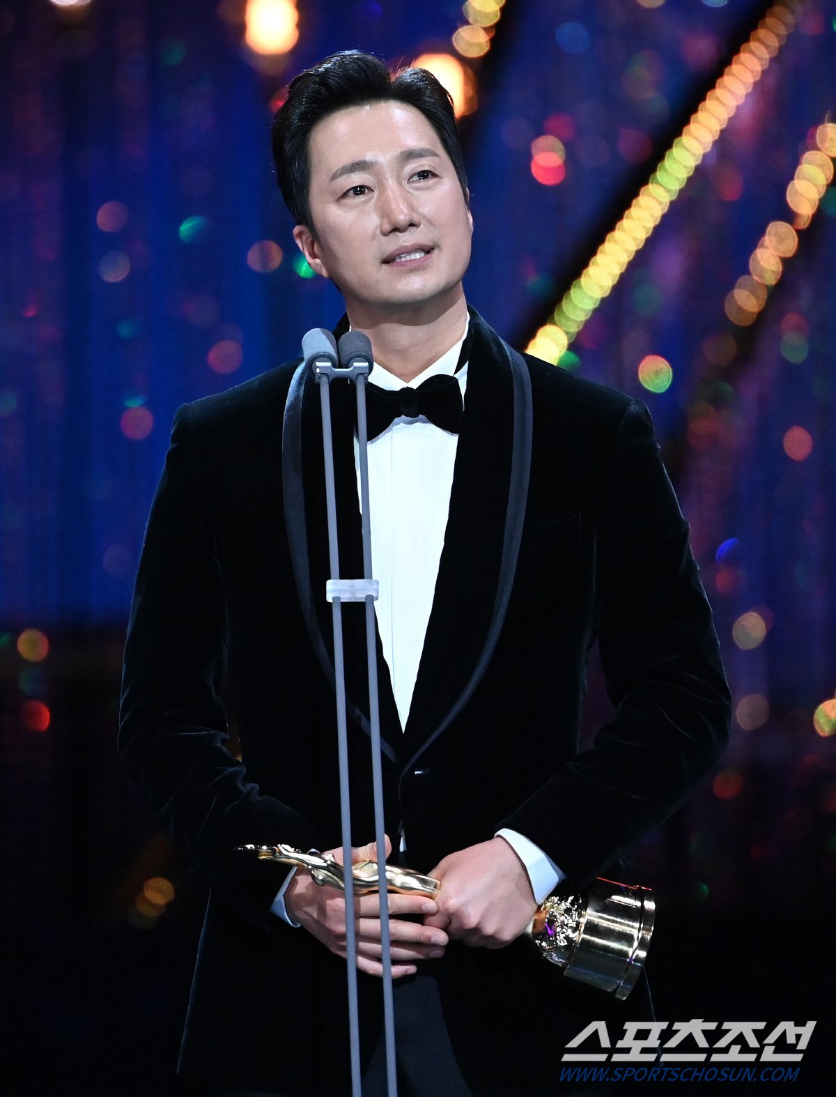 ผลรางวัล “Blue Dragon Film Awards” ครั้งที่ 43  “Decision to Leave” คว้า 6 รางวัลใหญ่