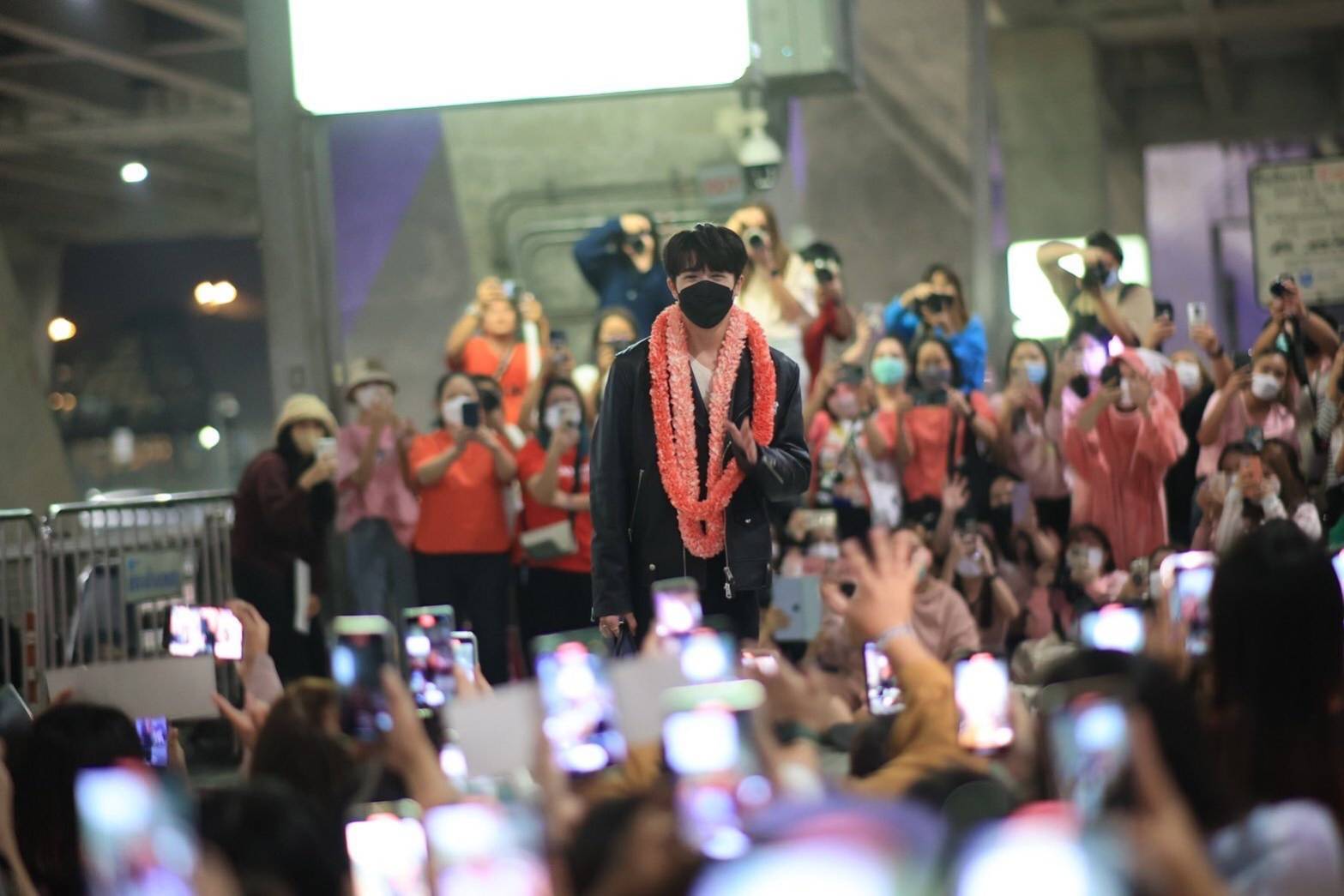 แพทริค INTO1 กลับไทยในรอบ 2 ปี แฟนคลับต้อนรับแน่น ด้วยความคิดถึง แพทริค INTO1 กลับไทยในรอบ 2 ปี แฟนคลับต้อนรับแน่น ด้วยความคิดถึง