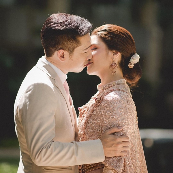 ย้อนรอย 3 ดาราสาว ไหว้พระตีมูรติ ความรักสำเร็จ ! 