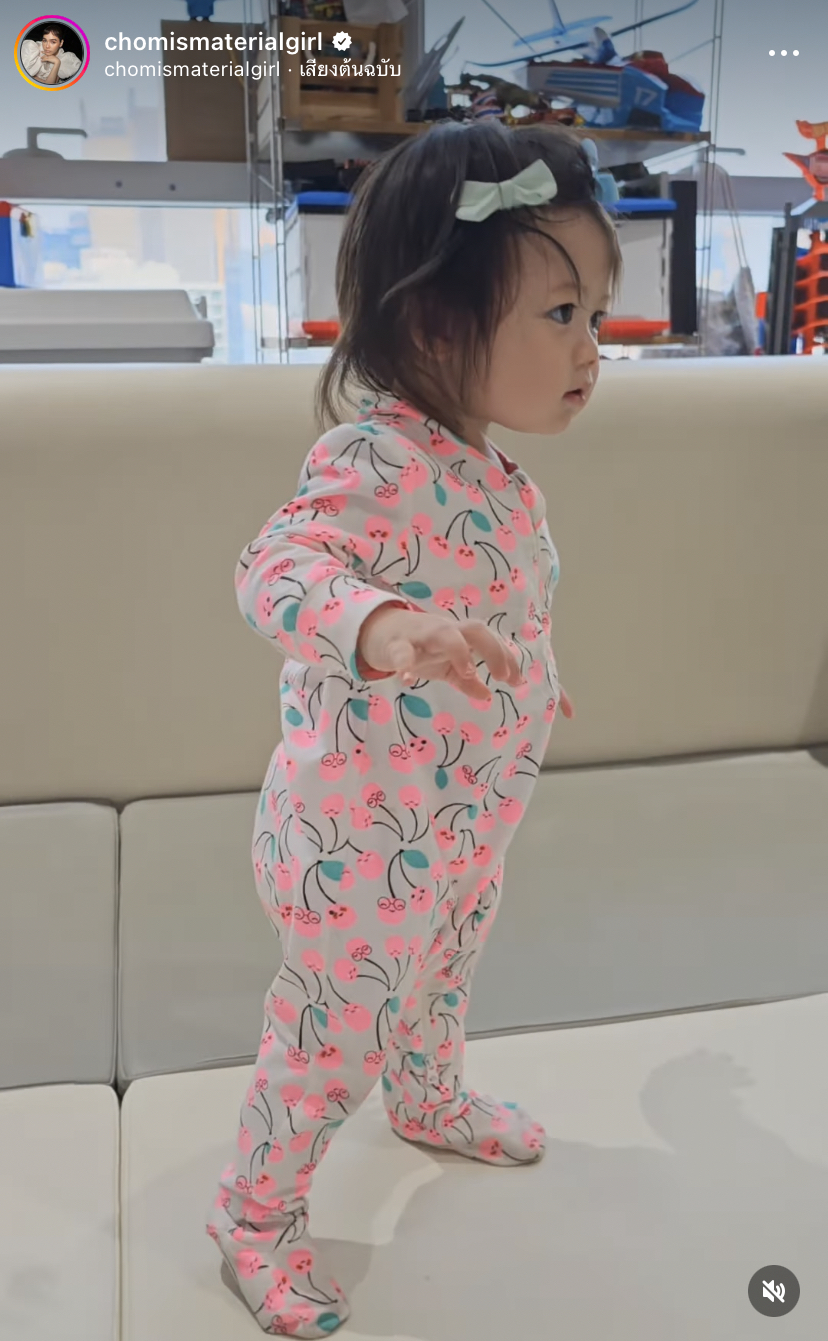 ชมพู่ อารยา แชร์โมเมนต์ก้าวแรกของลูกสาว น้องแอบิเกล 