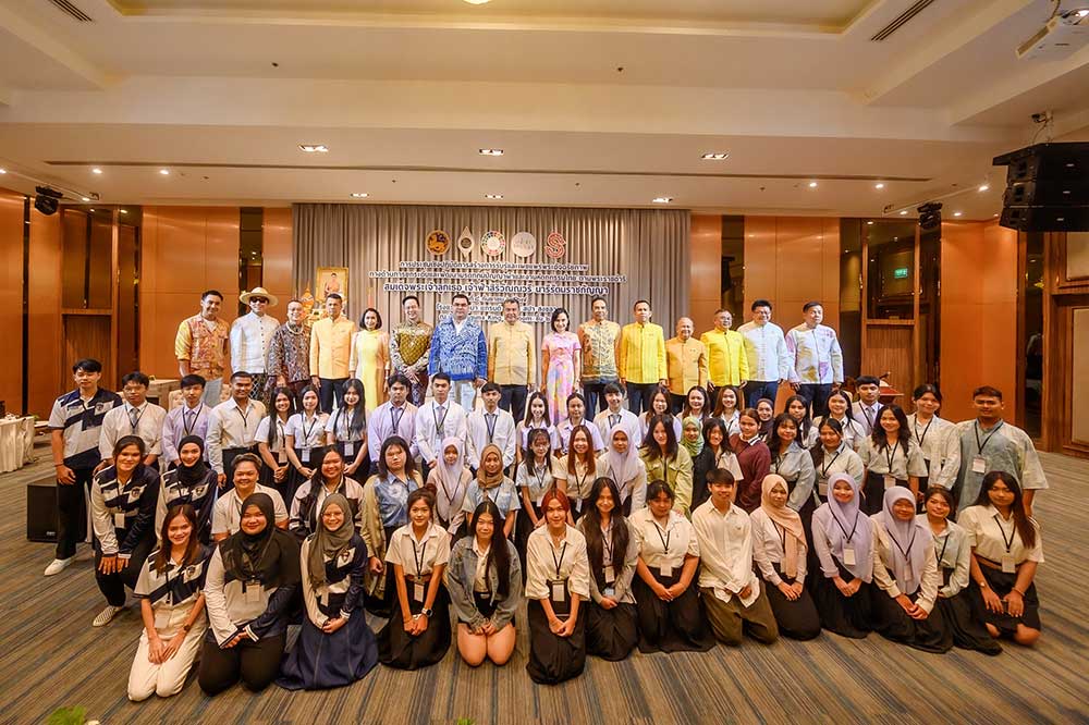 มท. เดินหน้าโค้ชชิ่ง สร้างการรับรู้และเผยแพร่พระอัจฉริยภาพ ยกระดับและพัฒนามรดกภูมิปัญญาผ้าและหัตถกรรมไทย มท. เดินหน้าโค้ชชิ่ง สร้างการรับรู้และเผยแพร่พระอัจฉริยภาพ ยกระดับและพัฒนามรดกภูมิปัญญาผ้าและหัตถกรรมไทย