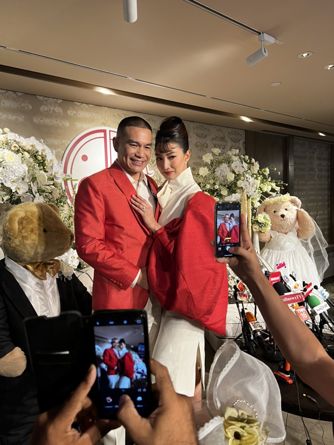 ชุดวิวาห์ 7 แบรนด์! แพนเค้ก-พี่หมี เผยคำมั่นสัญญา ตอบชัดพร้อมมีลูกเลยไหม? ชุดวิวาห์ 7 แบรนด์! แพนเค้ก-พี่หมี เผยคำมั่นสัญญา ตอบชัดพร้อมมีลูกเลยไหม?