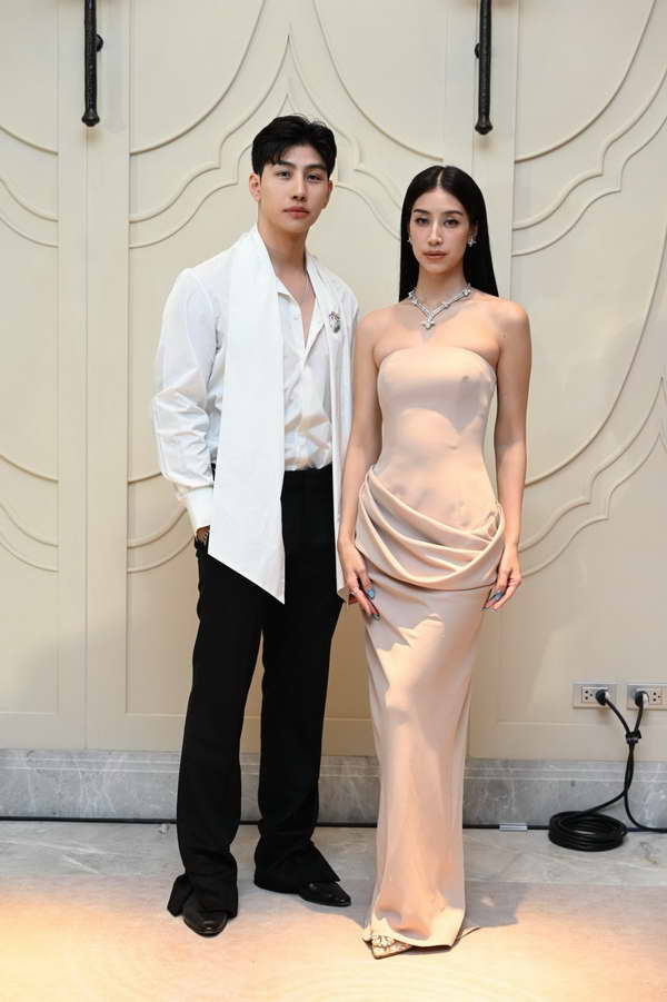 อั้ม-แอน-แอฟ อวดลุคสวยแพง ร่วมฉลองครบรอบ 60 ปี บิวตี้เจมส์ อั้ม-แอน-แอฟ อวดลุคสวยแพง ร่วมฉลองครบรอบ 60 ปี บิวตี้เจมส์