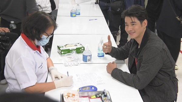 มาริโอ้-โตโน่ นำทีมนักแสดงขุนพันธ์ 3 เชิญชวนร่วมบริจาคเลือด (มีคลิป)