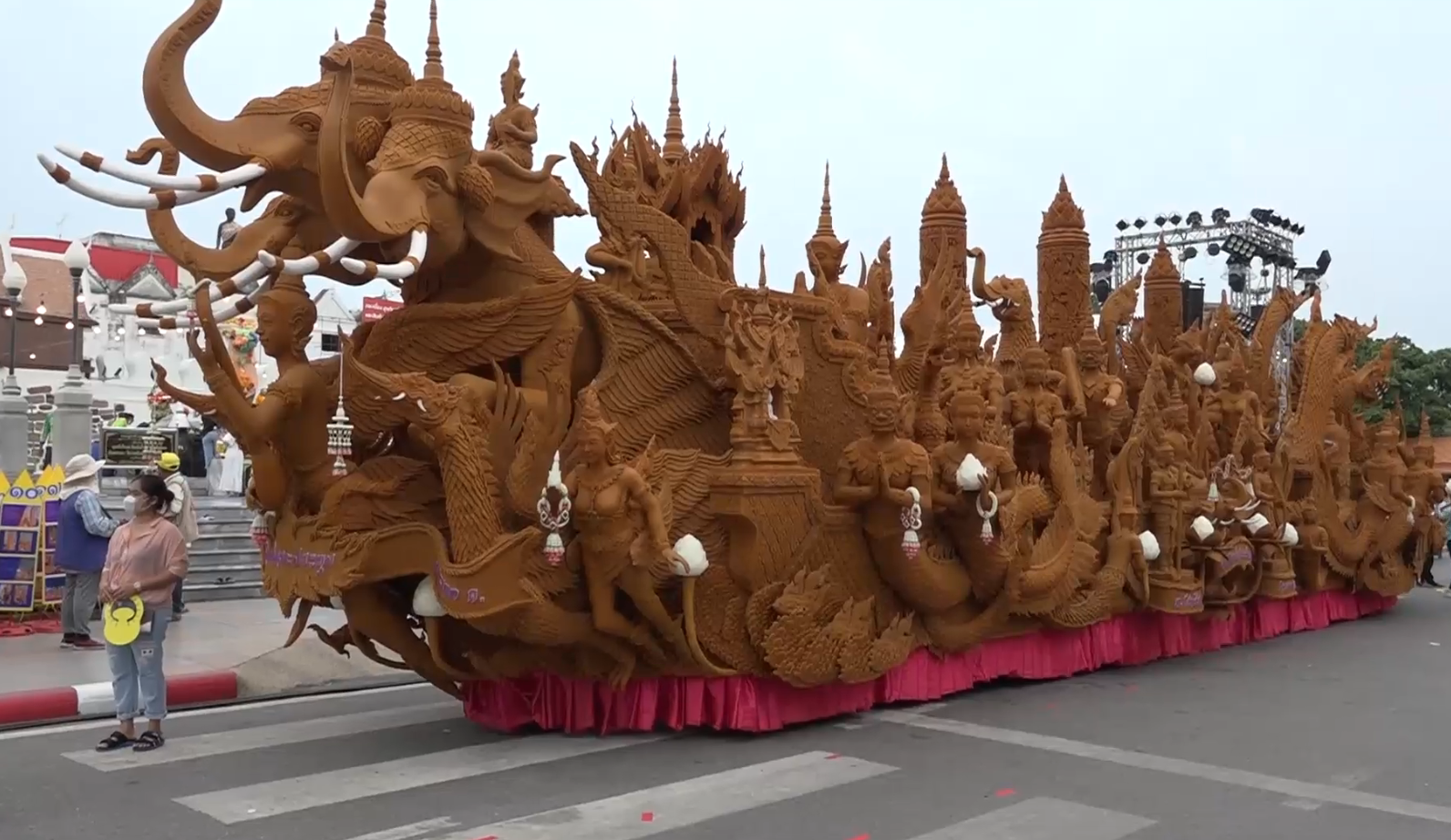 เปิดภาพ “แห่เทียนพรรษาโคราช” จัดยิ่งใหญ่อลังการ นทท.ร่วมงานคึกคัก เปิดภาพ “แห่เทียนพรรษาโคราช” จัดยิ่งใหญ่อลังการ นทท.ร่วมงานคึกคัก