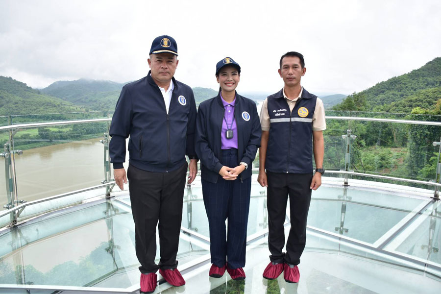วปอ.บอ.รุ่นแรก บุกอีสาน 5 จังหวัด ผลักดันสินค้าท้องถิ่นสู่สากล วปอ.บอ.รุ่นแรก บุกอีสาน 5 จังหวัด ผลักดันสินค้าท้องถิ่นสู่สากล