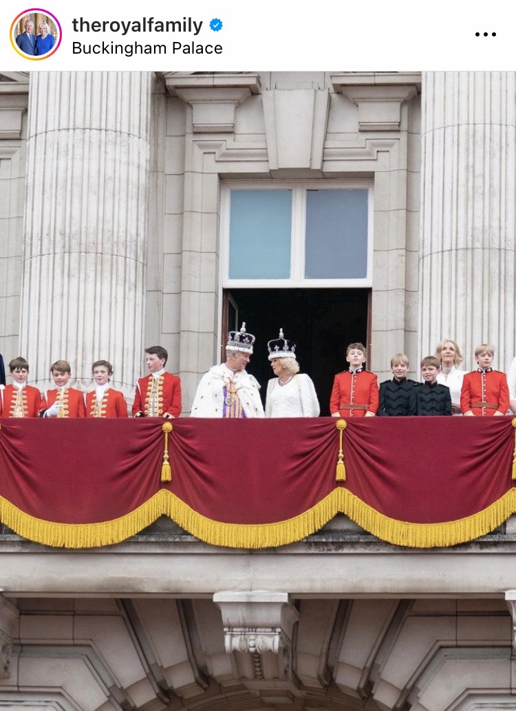 ภาพประวัติศาสตร์!! ‘สมเด็จพระเจ้าชาร์ลส์ที่ 3’ เสด็จออกสีหบัญชรครั้งแรกหลังพิธีบรมราชาภิเษก ภาพประวัติศาสตร์!! ‘สมเด็จพระเจ้าชาร์ลส์ที่ 3’ เสด็จออกสีหบัญชรครั้งแรกหลังพิธีบรมราชาภิเษก