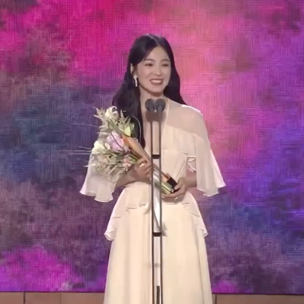 รวบตึงผลผู้ชนะ!! 'ซงฮเยคโย - พัคอึนบิน' คว้ารางวัลใหญ่ Baeksang Arts Awards ปีนี้ รวบตึงผลผู้ชนะ!! 'ซงฮเยคโย - พัคอึนบิน' คว้ารางวัลใหญ่ Baeksang Arts Awards ปีนี้